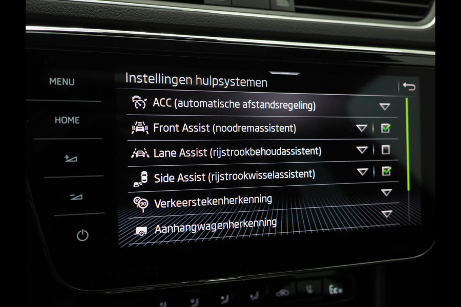 Škoda Superb Combi 1.4 TSI iV Laurin & Klement | Panoramadak | Massage | Canton | Leder | Trekhaak | Keyless | Adaptive | Carplay