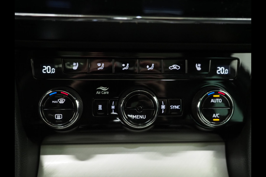 Škoda Superb Combi 1.4 TSI iV Laurin & Klement | Panoramadak | Massage | Canton | Leder | Trekhaak | Keyless | Adaptive | Carplay