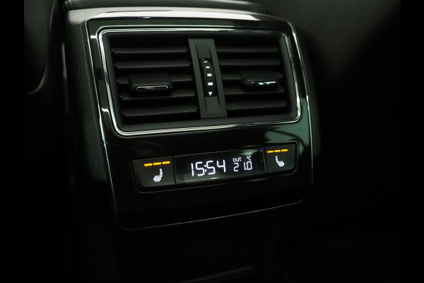 Škoda Superb Combi 1.4 TSI iV Laurin & Klement | Panoramadak | Massage | Canton | Leder | Trekhaak | Keyless | Adaptive | Carplay