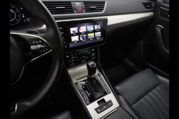 Škoda Superb Combi 1.4 TSI iV Laurin & Klement | Panoramadak | Massage | Canton | Leder | Trekhaak | Keyless | Adaptive | Carplay