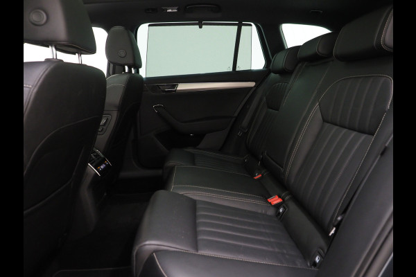 Škoda Superb Combi 1.4 TSI iV Laurin & Klement | Panoramadak | Massage | Canton | Leder | Trekhaak | Keyless | Adaptive | Carplay