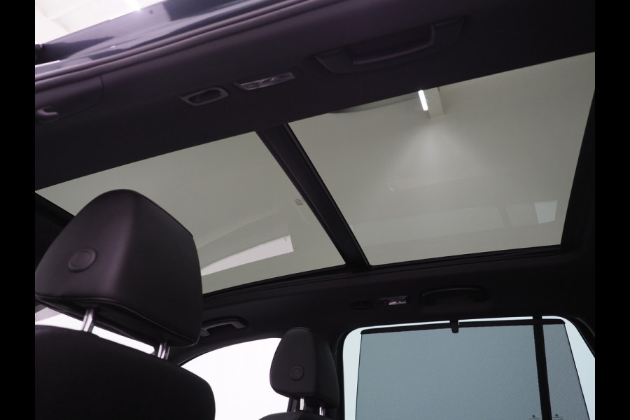 Škoda Superb Combi 1.4 TSI iV Laurin & Klement | Panoramadak | Massage | Canton | Leder | Trekhaak | Keyless | Adaptive | Carplay