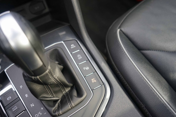 Volkswagen Tiguan 3X R-LINE 1.5 TSI DSG Black-Line/Pano/360/Memory/Trkhk/Virtual