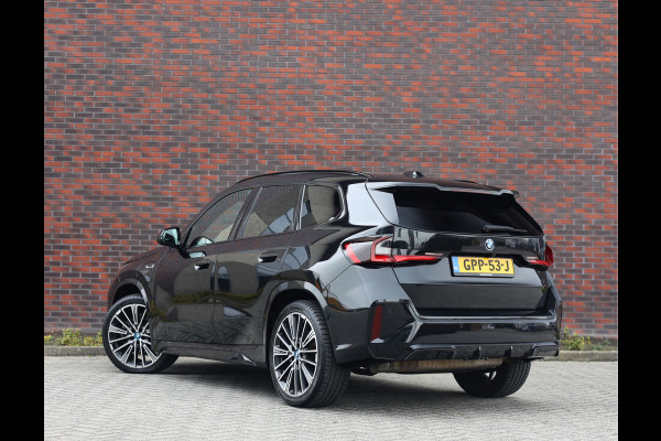 BMW X1 30e xDrive | Pano - Trekhaak - Camera