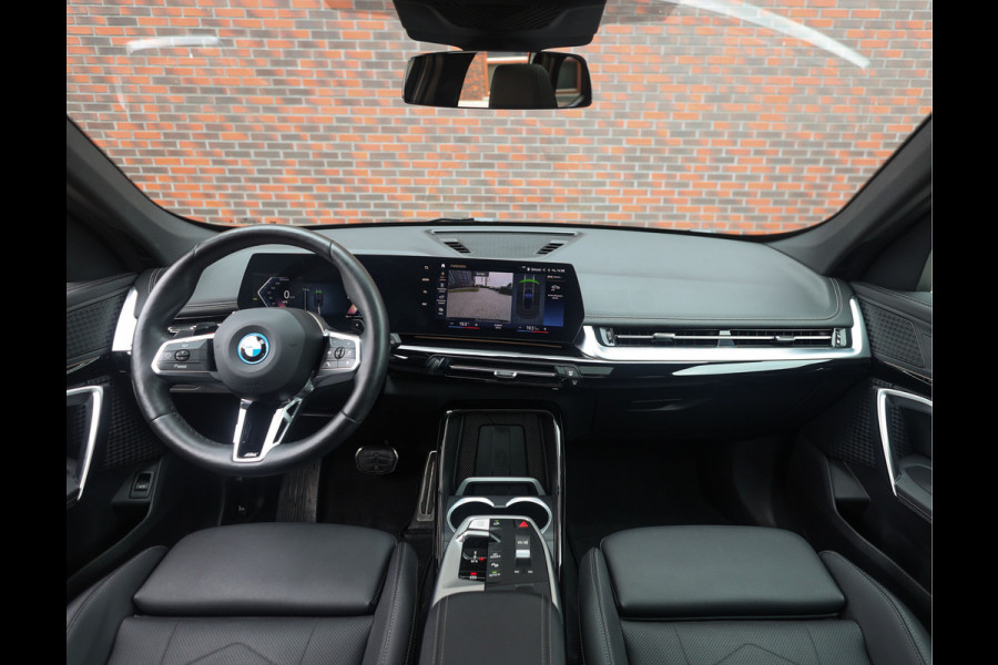 BMW X1 30e xDrive | Pano - Trekhaak - Camera