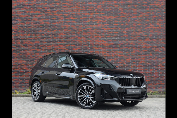 BMW X1 30e xDrive | Pano - Trekhaak - Camera