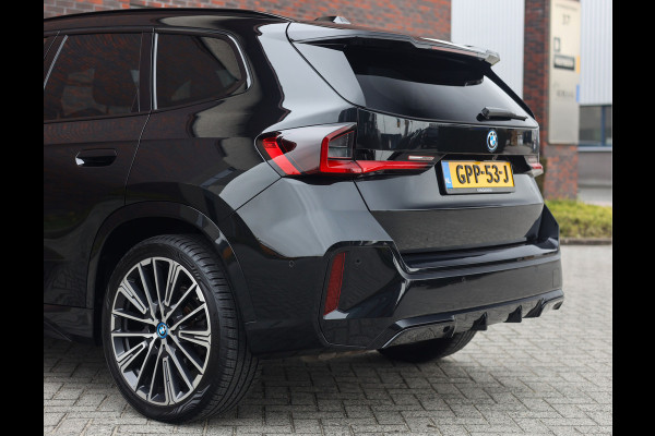 BMW X1 30e xDrive | Pano - Trekhaak - Camera