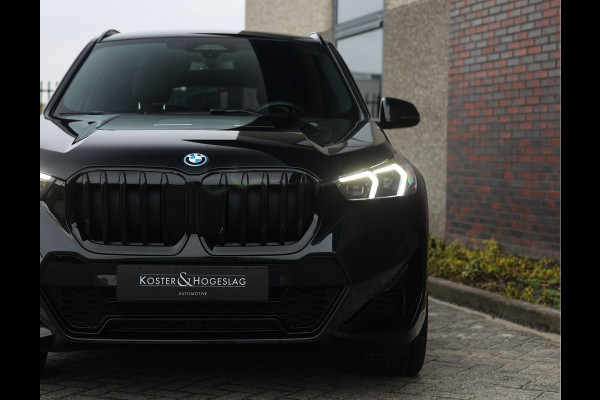 BMW X1 30e xDrive | Pano - Trekhaak - Camera