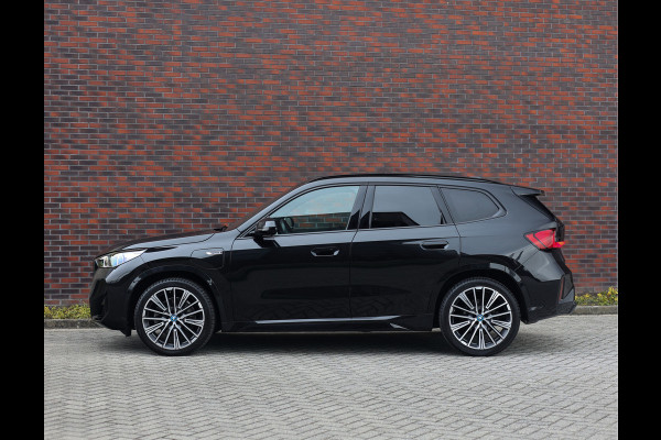 BMW X1 30e xDrive | Pano - Trekhaak - Camera