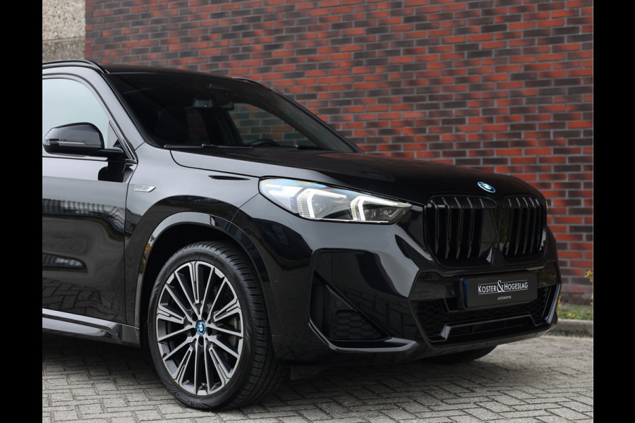 BMW X1 30e xDrive | Pano - Trekhaak - Camera