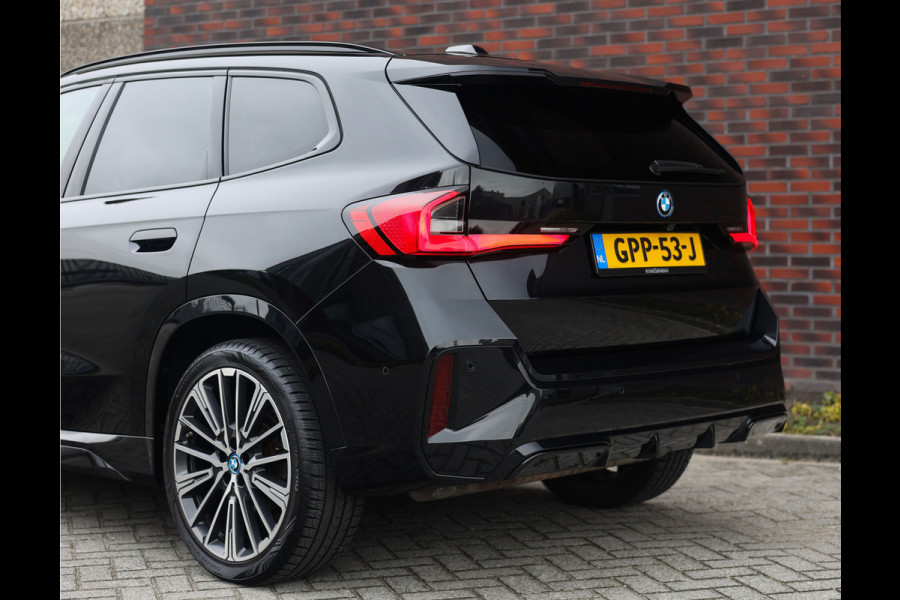 BMW X1 30e xDrive | Pano - Trekhaak - Camera