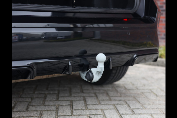 BMW X1 30e xDrive | Pano - Trekhaak - Camera