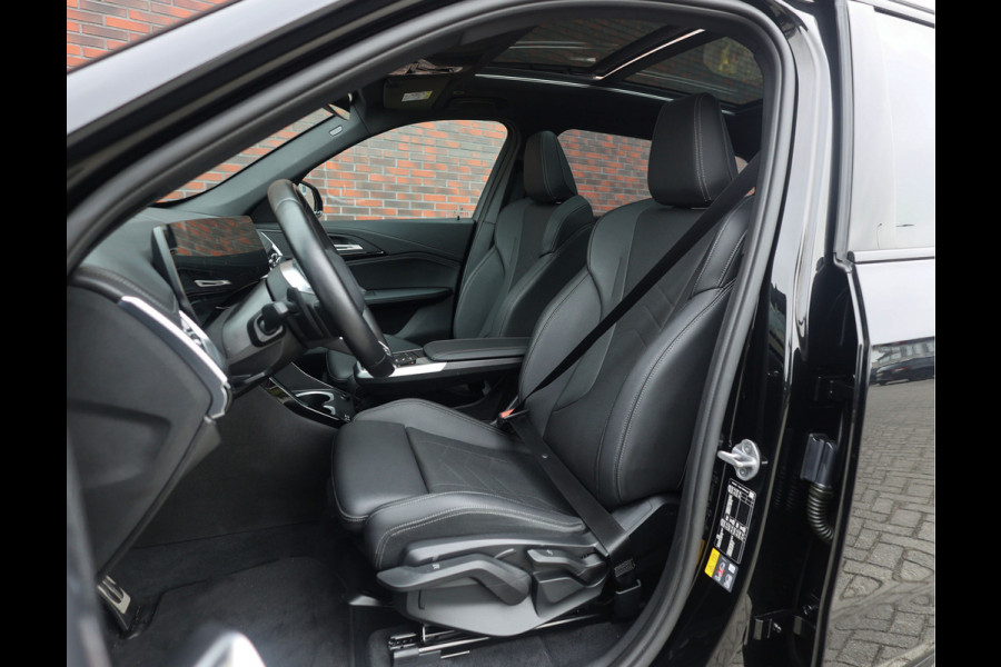 BMW X1 30e xDrive | Pano - Trekhaak - Camera