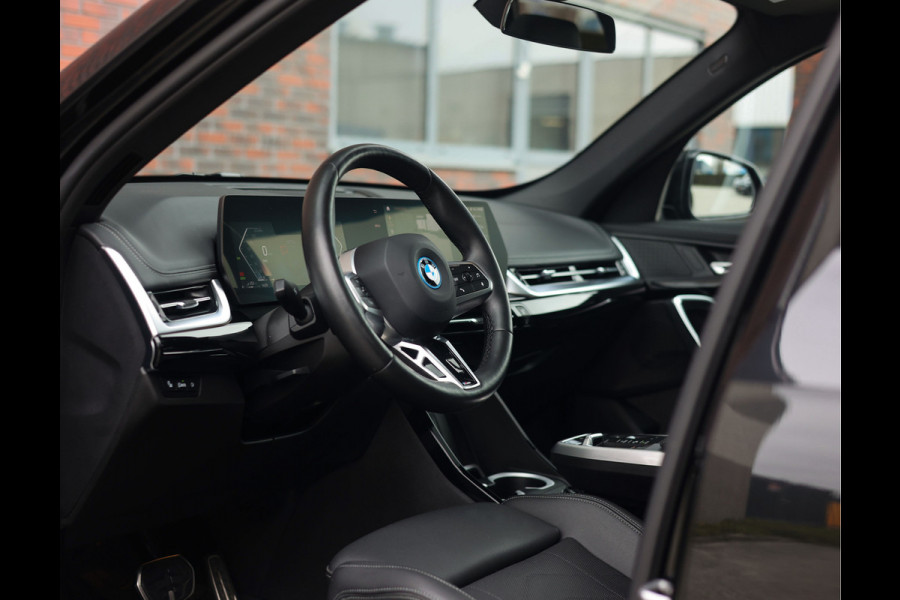 BMW X1 30e xDrive | Pano - Trekhaak - Camera