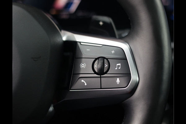 BMW X1 30e xDrive | Pano - Trekhaak - Camera