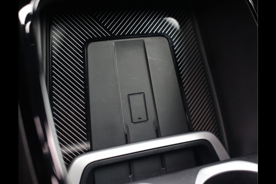 BMW X1 30e xDrive | Pano - Trekhaak - Camera