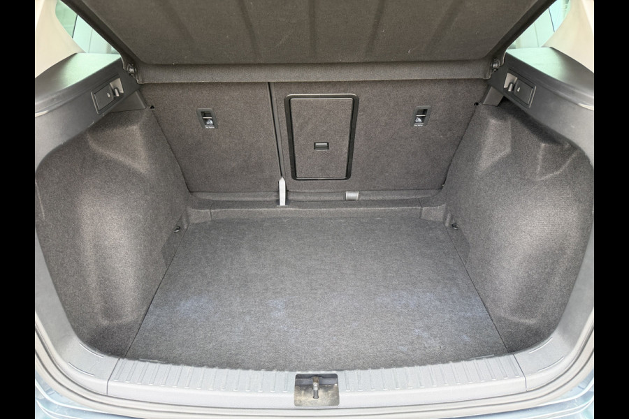 Seat Ateca 1.5 TSI Style Business Intense / Trekhaak (1.600KG) / Cruise C. / Navi / Stoelverwarming / Elektr. Achterklep