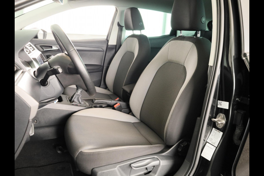 Seat Ibiza 1.0 TSI Style Business Intense 95 pk | Navigatie | Parkeersensoren | Achteruitrijcamera | Apple Carplay/Android Auto |