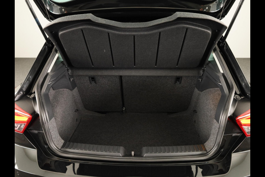 Seat Ibiza 1.0 TSI Style Business Intense 95 pk | Navigatie | Parkeersensoren | Achteruitrijcamera | Apple Carplay/Android Auto |