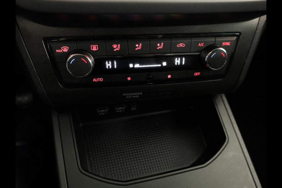 Seat Ibiza 1.0 TSI Style Business Intense 95 pk | Navigatie | Parkeersensoren | Achteruitrijcamera | Apple Carplay/Android Auto |