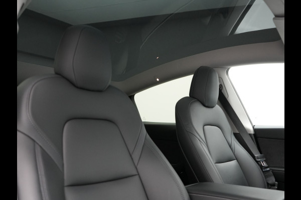 Tesla Model Y Long Range AWD 75 kWh 441pk SOH 92,3% | Full Self-Driving Capability | Panodak | Adaptive Cruise | Lederen Sportstoelen Memory & Verwarmd | Camera | Navigatie |