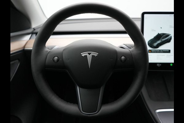 Tesla Model Y Long Range AWD 75 kWh 441pk SOH 92,3% | Full Self-Driving Capability | Panodak | Adaptive Cruise | Lederen Sportstoelen Memory & Verwarmd | Camera | Navigatie |