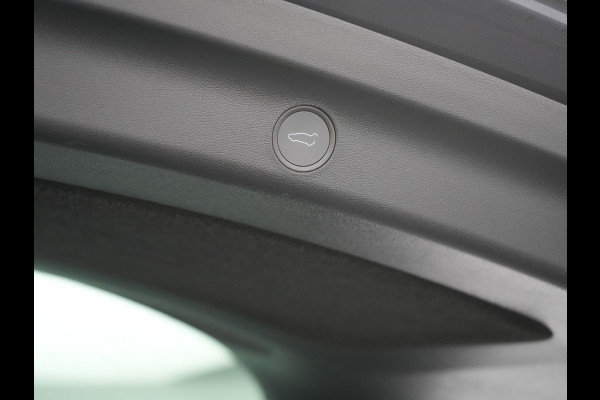 Tesla Model Y Long Range AWD 75 kWh 441pk SOH 92,3% | Full Self-Driving Capability | Panodak | Adaptive Cruise | Lederen Sportstoelen Memory & Verwarmd | Camera | Navigatie |