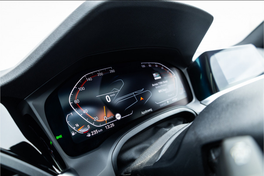 BMW 3 Serie Touring 320i Sportline Panorama / Camera / Individual / HiFi /