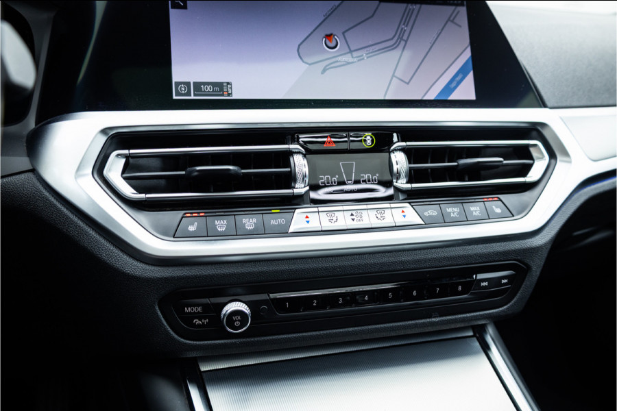 BMW 3 Serie Touring 320i Sportline Panorama / Camera / Individual / HiFi /