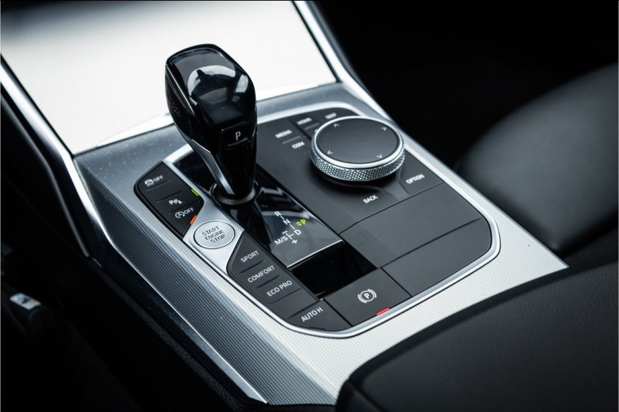 BMW 3 Serie Touring 320i Sportline Panorama / Camera / Individual / HiFi /