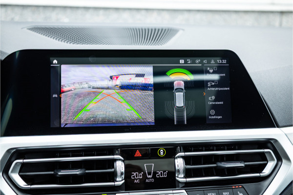 BMW 3 Serie Touring 320i Sportline Panorama / Camera / Individual / HiFi /