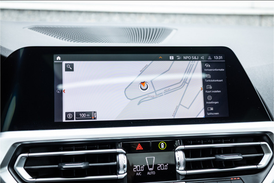 BMW 3 Serie Touring 320i Sportline Panorama / Camera / Individual / HiFi /