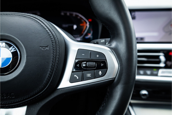 BMW 3 Serie Touring 320i Sportline Panorama / Camera / Individual / HiFi /