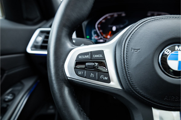 BMW 3 Serie Touring 320i Sportline Panorama / Camera / Individual / HiFi /