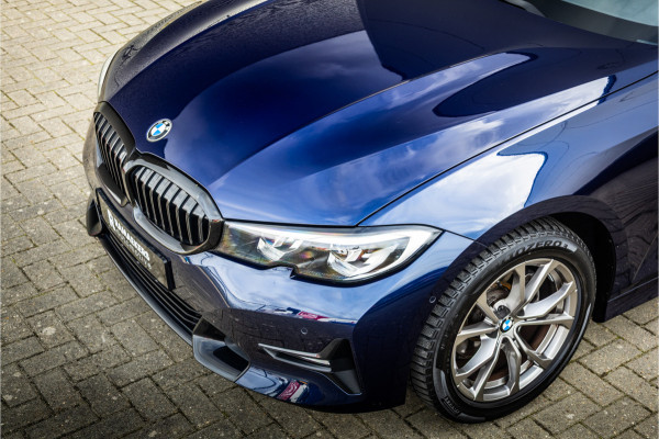 BMW 3 Serie Touring 320i Sportline Panorama / Camera / Individual / HiFi /