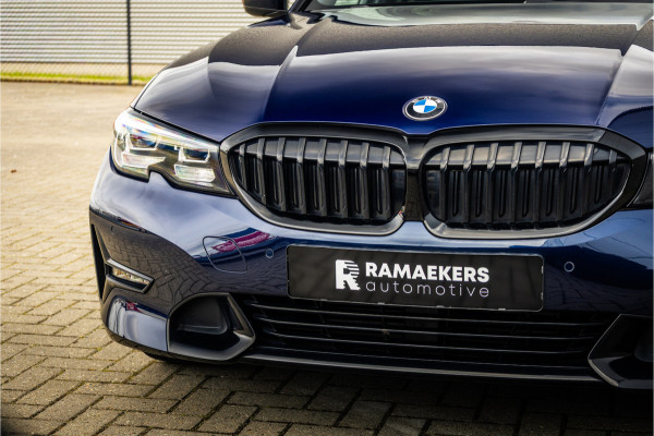 BMW 3 Serie Touring 320i Sportline Panorama / Camera / Individual / HiFi /