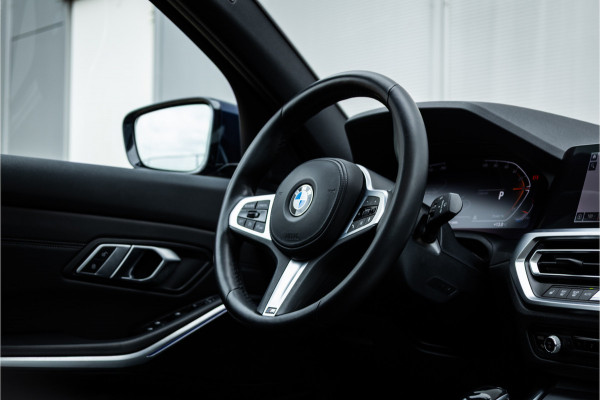 BMW 3 Serie Touring 320i Sportline Panorama / Camera / Individual / HiFi /