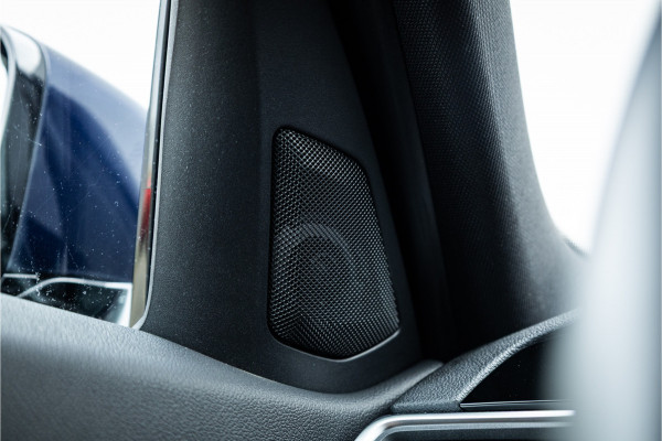 BMW 3 Serie Touring 320i Sportline Panorama / Camera / Individual / HiFi /