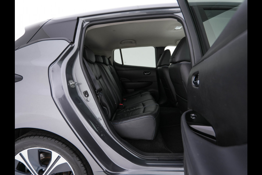 Nissan Leaf 3.Zero Limited Edition 62 kWh {SOH-93%} (INCL-BTW) Aut. *HEATPUMP | LEATHER | FULL-LED | DIGI-COCKPIT | TOPVIEW | BOSE-AUDIO | KEYLESS | DAB+ | BLINDSPOT | ECC | ADAPTIVE-CRUISE | PDC | HEATED-COMFORTSEATS | PRIVACYGLASS | 17"ALU*