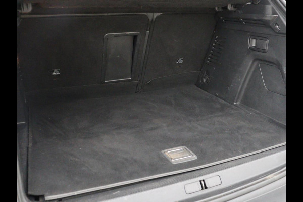 Peugeot 3008 1.6 HYbrid 225 GT Line | Stoelverwarming | Adaptive cruise | Alcantara | Camera | Carplay | 19'' | Dodehoek detectie | Navigatie | Full LED | Parkeerhulp | Climate control | PHEV | Plug In