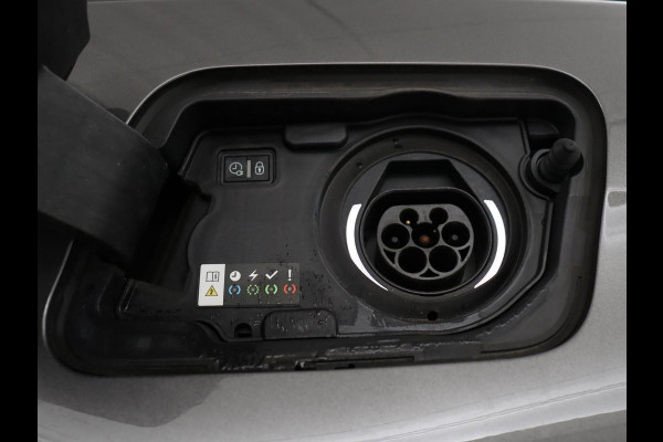 Peugeot 3008 1.6 HYbrid 225 GT Line | Stoelverwarming | Adaptive cruise | Alcantara | Camera | Carplay | 19'' | Dodehoek detectie | Navigatie | Full LED | Parkeerhulp | Climate control | PHEV | Plug In
