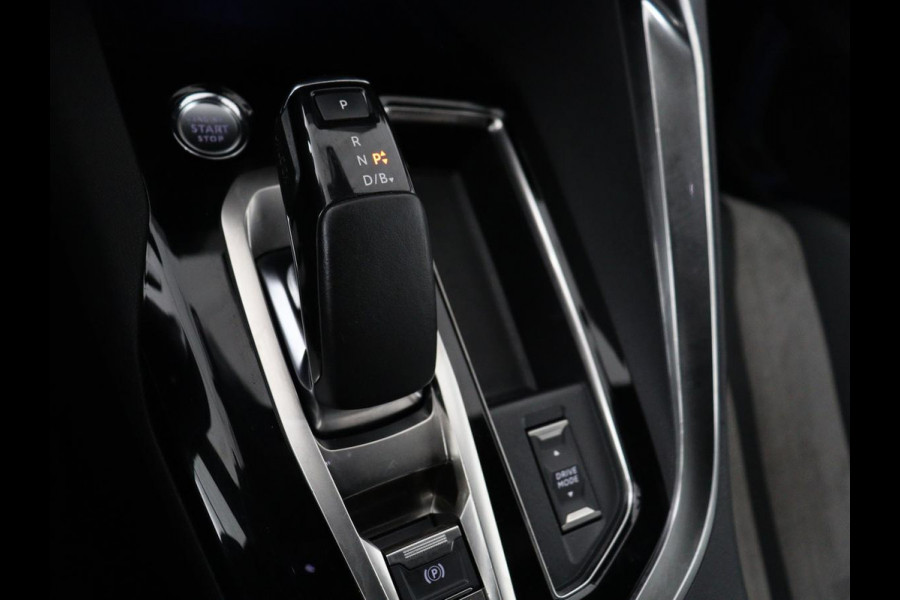 Peugeot 3008 1.6 HYbrid 225 GT Line | Stoelverwarming | Adaptive cruise | Alcantara | Camera | Carplay | 19'' | Dodehoek detectie | Navigatie | Full LED | Parkeerhulp | Climate control | PHEV | Plug In