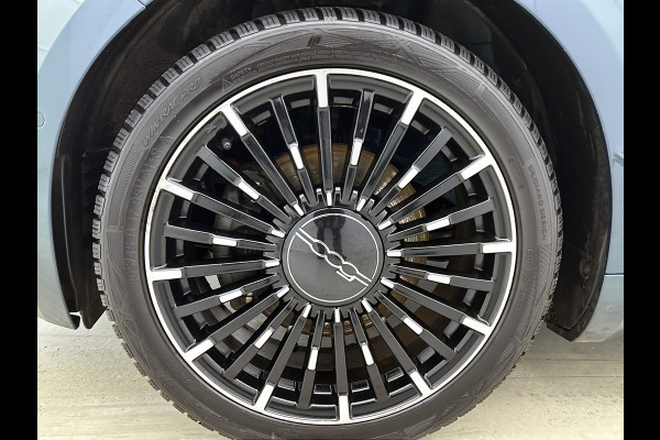 Fiat 500E CABRIO La Prima 119PK / 42 kWh / SOH 88% / Leder / Adap-Cruise / Pdc+Camera / Navigatie / Airco-ecc. / Apple Carplay Android / Apk 11-2026