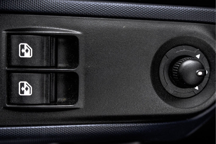 Iveco Daily **35S14V 2.3 L2H2 | Automaat | Euro 6 | Cruise | Climate | 3500 KG Trekgewicht | Trekhaak**