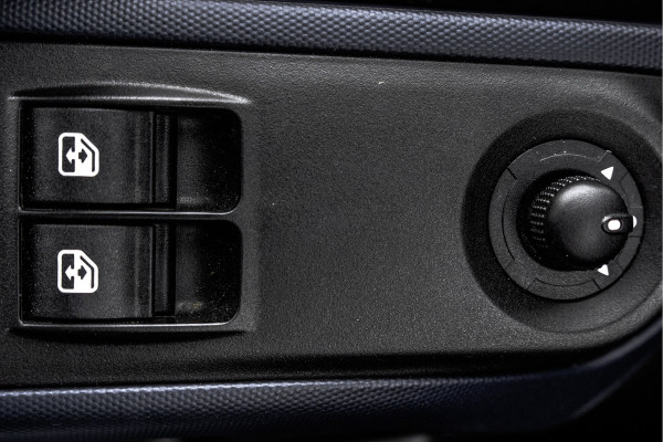 Iveco Daily **35S14V 2.3 L2H2 | Automaat | Euro 6 | Cruise | Climate | 3500 KG Trekgewicht | Trekhaak**