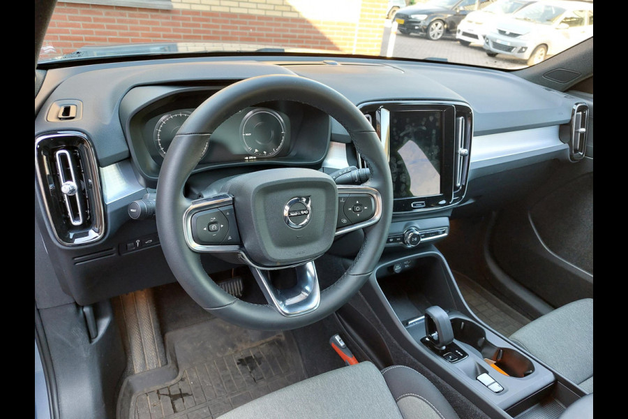 Volvo XC40 1.5 T4 Plug-in hybrid Core Bright | WinterPack | Camera | NAP