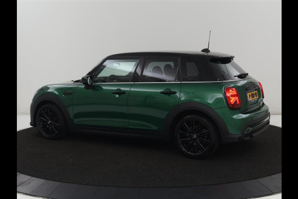 MINI Cooper 1.5 Business Edition | Harman/Kardon | Carplay | Verwarmde voorruit | Navigatie | Full LED | Half leder | Parkeerhulp | Climate control | Cruise control | Bluetooth | British Racing Green