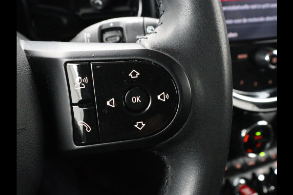 MINI Cooper 1.5 Business Edition | Harman/Kardon | Carplay | Verwarmde voorruit | Navigatie | Full LED | Half leder | Parkeerhulp | Climate control | Cruise control | Bluetooth | British Racing Green