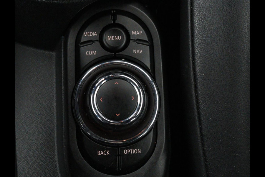 MINI Cooper 1.5 Business Edition | Harman/Kardon | Carplay | Verwarmde voorruit | Navigatie | Full LED | Half leder | Parkeerhulp | Climate control | Cruise control | Bluetooth | British Racing Green