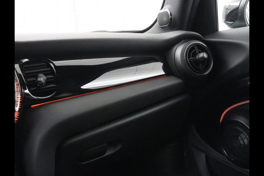 MINI Cooper 1.5 Business Edition | Harman/Kardon | Carplay | Verwarmde voorruit | Navigatie | Full LED | Half leder | Parkeerhulp | Climate control | Cruise control | Bluetooth | British Racing Green